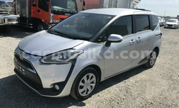 Nunua Ilio tumika Toyota Sienta Fedha Gari ndani ya Beitbridge nchini Matabeleland Kusini Nunua Ilio tumika Toyota Sienta Fedha Gari ndani ya Beitbridge nchini Matabeleland Kusini