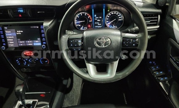 Nunua Ilio tumika Toyota Fortuner Nyeupe Gari ndani ya Beitbridge nchini Matabeleland Kusini Nunua Ilio tumika Toyota Fortuner Nyeupe Gari ndani ya Beitbridge nchini Matabeleland Kusini