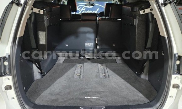 Nunua Ilio tumika Toyota Fortuner Nyeupe Gari ndani ya Beitbridge nchini Matabeleland Kusini Nunua Ilio tumika Toyota Fortuner Nyeupe Gari ndani ya Beitbridge nchini Matabeleland Kusini