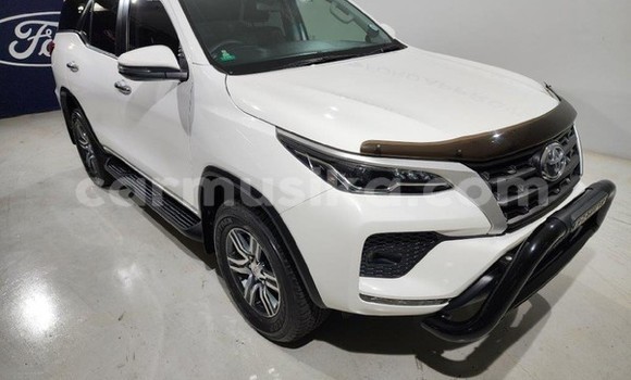 Nunua Ilio tumika Toyota Fortuner Nyeupe Gari ndani ya Beitbridge nchini Matabeleland Kusini Nunua Ilio tumika Toyota Fortuner Nyeupe Gari ndani ya Beitbridge nchini Matabeleland Kusini