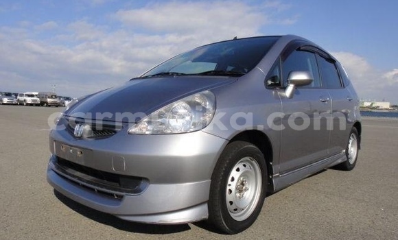 Nunua Ilio tumika Honda Fit Fedha Gari ndani ya Beitbridge nchini Matabeleland Kusini