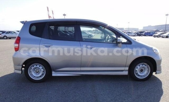 Buy Used Honda Fit Silver Car in Beitbridge in Matabeleland South Buy Used Honda Fit Silver Car in Beitbridge in Matabeleland South