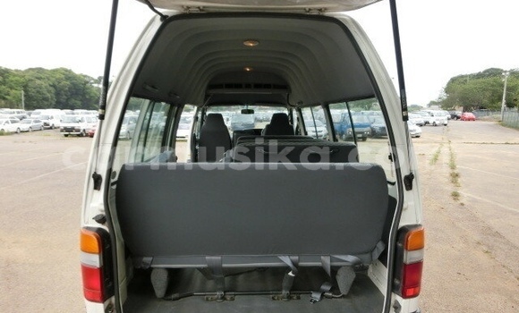 Acheter Occasion Voiture Toyota Hiace Blanc à Beitbridge, Matabeleland South Acheter Occasion Voiture Toyota Hiace Blanc à Beitbridge, Matabeleland South