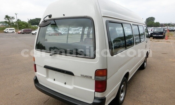 Acheter Occasion Voiture Toyota Hiace Blanc à Beitbridge, Matabeleland South Acheter Occasion Voiture Toyota Hiace Blanc à Beitbridge, Matabeleland South