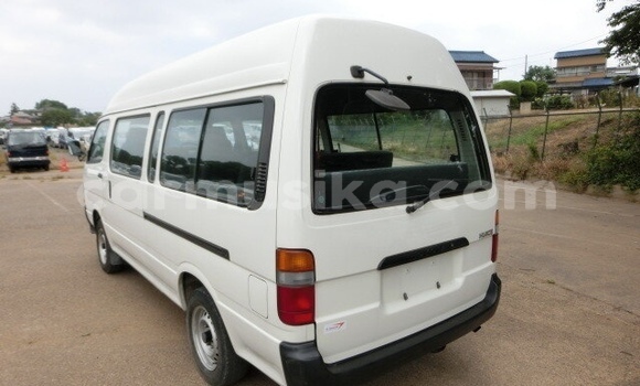 Acheter Occasion Voiture Toyota Hiace Blanc à Beitbridge, Matabeleland South Acheter Occasion Voiture Toyota Hiace Blanc à Beitbridge, Matabeleland South