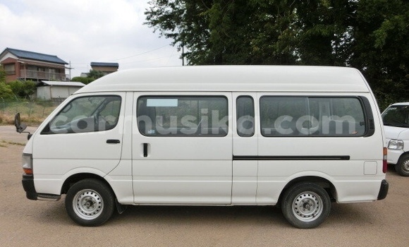 Acheter Occasion Voiture Toyota Hiace Blanc à Beitbridge, Matabeleland South Acheter Occasion Voiture Toyota Hiace Blanc à Beitbridge, Matabeleland South