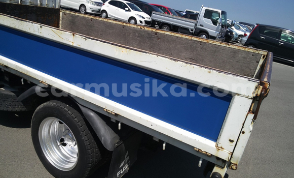 Acheter Occasion Utilitaire Mitsubishi Canter Autre à Beitbridge, Matabeleland South Acheter Occasion Utilitaire Mitsubishi Canter Autre à Beitbridge, Matabeleland South