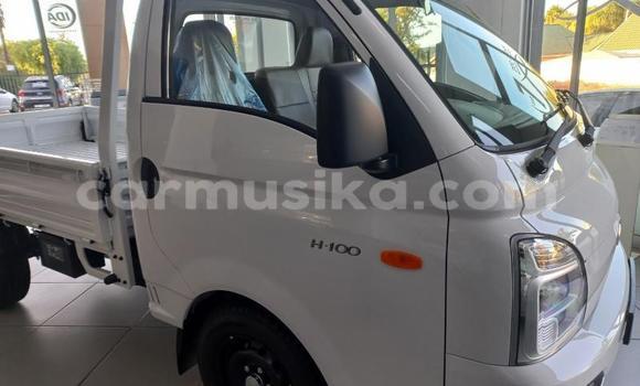Buy Used Hyundai H1 White Car in Harare in Harare Buy Used Hyundai H1 White Car in Harare in Harare