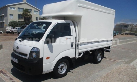 Nunua Ilio tumika Kia K2700 Nyeupe Lori ndani ya Beitbridge nchini Matabeleland Kusini Nunua Ilio tumika Kia K2700 Nyeupe Lori ndani ya Beitbridge nchini Matabeleland Kusini