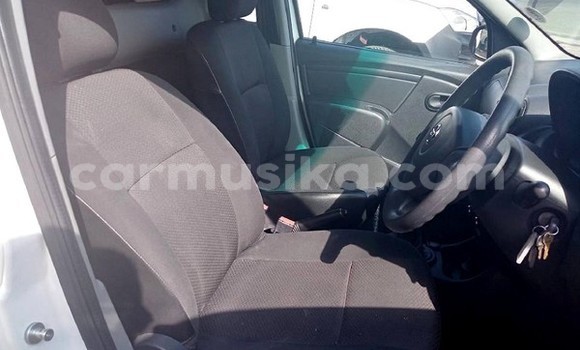 Nunua Ilio tumika Nissan NP 300 Nyeupe Gari ndani ya Beitbridge nchini Matabeleland Kusini Nunua Ilio tumika Nissan NP 300 Nyeupe Gari ndani ya Beitbridge nchini Matabeleland Kusini