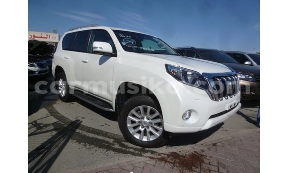 Nunua Imported Toyota Prado Nyeupe Gari ndani ya Import - Dubai nchini Harare Nunua Imported Toyota Prado Nyeupe Gari ndani ya Import - Dubai nchini Harare