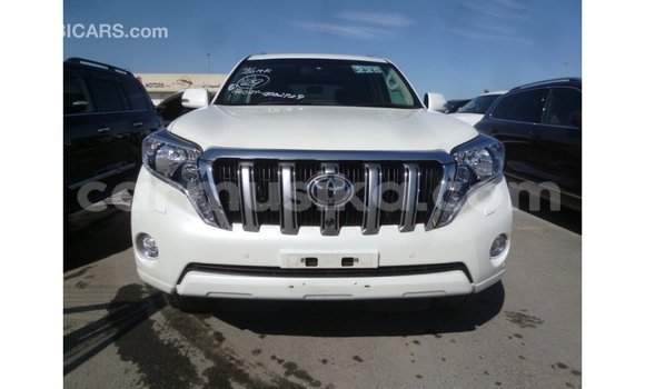 Nunua Imported Toyota Prado Nyeupe Gari ndani ya Import - Dubai nchini Harare Nunua Imported Toyota Prado Nyeupe Gari ndani ya Import - Dubai nchini Harare