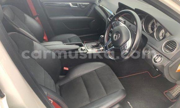 Acheter Occasion Voiture Mercedes‒Benz C–Class Gris à Beitbridge, Matabeleland South Acheter Occasion Voiture Mercedes‒Benz C–Class Gris à Beitbridge, Matabeleland South