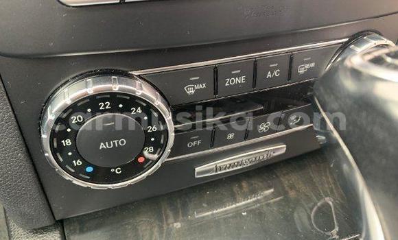 Acheter Occasion Voiture Mercedes‒Benz C–Class Gris à Beitbridge, Matabeleland South Acheter Occasion Voiture Mercedes‒Benz C–Class Gris à Beitbridge, Matabeleland South