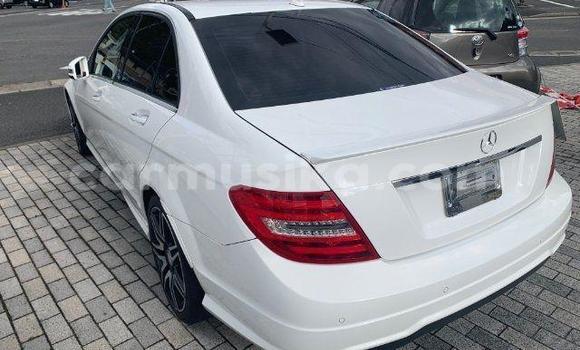 Acheter Occasion Voiture Mercedes‒Benz C–Class Gris à Beitbridge, Matabeleland South Acheter Occasion Voiture Mercedes‒Benz C–Class Gris à Beitbridge, Matabeleland South