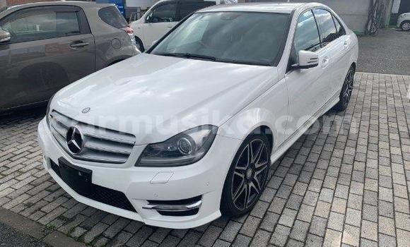Acheter Occasion Voiture Mercedes‒Benz C–Class Gris à Beitbridge, Matabeleland South Acheter Occasion Voiture Mercedes‒Benz C–Class Gris à Beitbridge, Matabeleland South