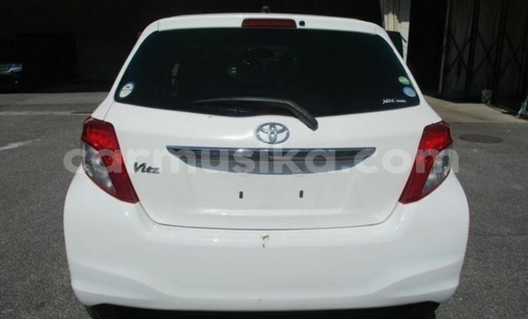 Buy Used Toyota Vitz White Car in Beitbridge in Matabeleland South Buy Used Toyota Vitz White Car in Beitbridge in Matabeleland South