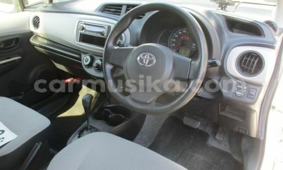 Buy Used Toyota Vitz White Car in Beitbridge in Matabeleland South Buy Used Toyota Vitz White Car in Beitbridge in Matabeleland South