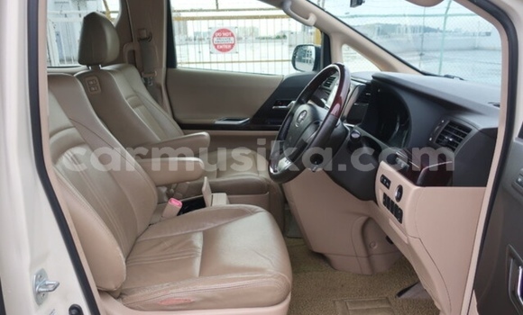 Acheter Occasion Voiture Toyota Alphard Autre à Beitbridge, Matabeleland South Acheter Occasion Voiture Toyota Alphard Autre à Beitbridge, Matabeleland South