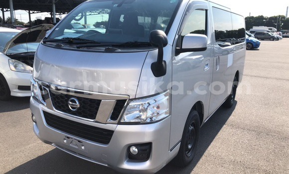 Acheter Occasion Voiture Nissan Nv350 Gris à Beitbridge, Matabeleland South Acheter Occasion Voiture Nissan Nv350 Gris à Beitbridge, Matabeleland South