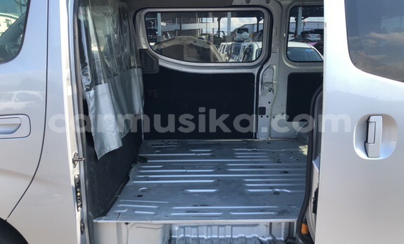 Acheter Occasion Voiture Nissan Nv350 Gris à Beitbridge, Matabeleland South Acheter Occasion Voiture Nissan Nv350 Gris à Beitbridge, Matabeleland South