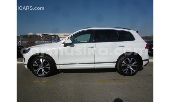 Tenga Imported Volkswagen Touareg Chena Mota in Import - Dubai in Harare Tenga Imported Volkswagen Touareg Chena Mota in Import - Dubai in Harare