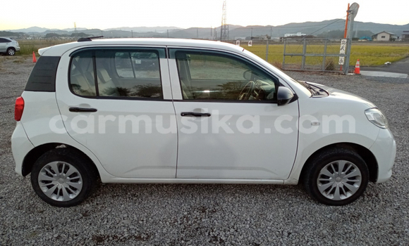 Buy Used Toyota Passo White Car in Beitbridge in Matabeleland South Buy Used Toyota Passo White Car in Beitbridge in Matabeleland South