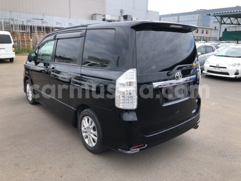 Big with watermark toyota noah matabeleland south beitbridge 33209