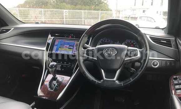 Nunua Ilio tumika Toyota Harrier Nyeusi Gari ndani ya Beitbridge nchini Matabeleland Kusini Nunua Ilio tumika Toyota Harrier Nyeusi Gari ndani ya Beitbridge nchini Matabeleland Kusini