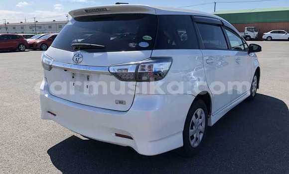 Nunua Ilio tumika Toyota Wish Nyeupe Gari ndani ya Beitbridge nchini Matabeleland Kusini Nunua Ilio tumika Toyota Wish Nyeupe Gari ndani ya Beitbridge nchini Matabeleland Kusini