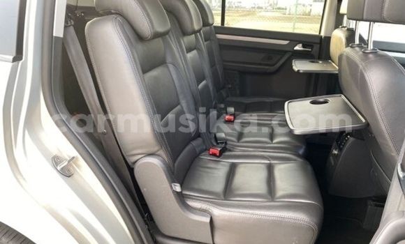 Tenga Tsaru Volkswagen Touran Sirivha Mota in Beitbridge in Matabeleland South Tenga Tsaru Volkswagen Touran Sirivha Mota in Beitbridge in Matabeleland South