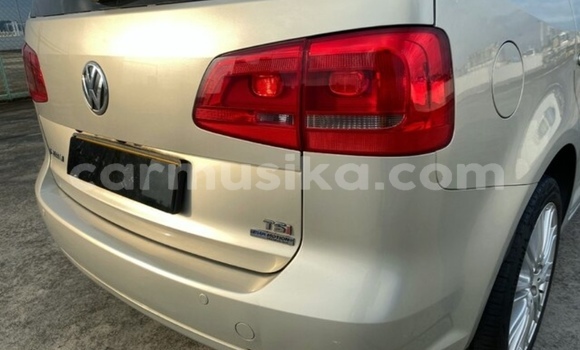 Tenga Tsaru Volkswagen Touran Sirivha Mota in Beitbridge in Matabeleland South Tenga Tsaru Volkswagen Touran Sirivha Mota in Beitbridge in Matabeleland South