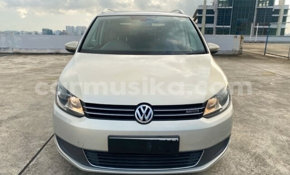 Tenga Tsaru Volkswagen Touran Sirivha Mota in Beitbridge in Matabeleland South Tenga Tsaru Volkswagen Touran Sirivha Mota in Beitbridge in Matabeleland South