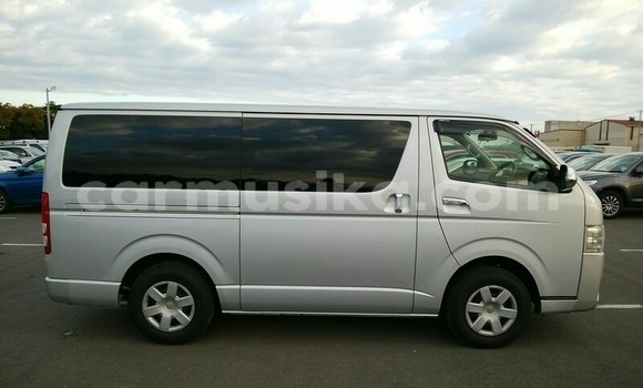 Acheter Occasion Voiture Toyota Hiace Gris à Beitbridge, Matabeleland South Acheter Occasion Voiture Toyota Hiace Gris à Beitbridge, Matabeleland South