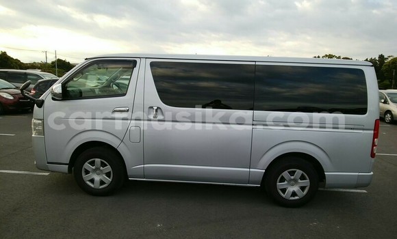 Acheter Occasion Voiture Toyota Hiace Gris à Beitbridge, Matabeleland South Acheter Occasion Voiture Toyota Hiace Gris à Beitbridge, Matabeleland South
