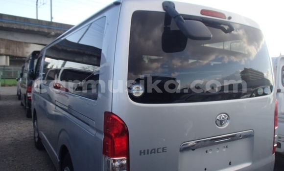 Buy Used Toyota Hiace Silver Car in Harare in Harare Buy Used Toyota Hiace Silver Car in Harare in Harare