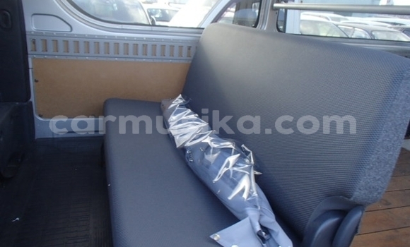 Buy Used Toyota Hiace Silver Car in Harare in Harare Buy Used Toyota Hiace Silver Car in Harare in Harare