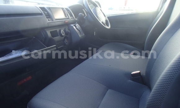 Buy Used Toyota Hiace Silver Car in Harare in Harare Buy Used Toyota Hiace Silver Car in Harare in Harare