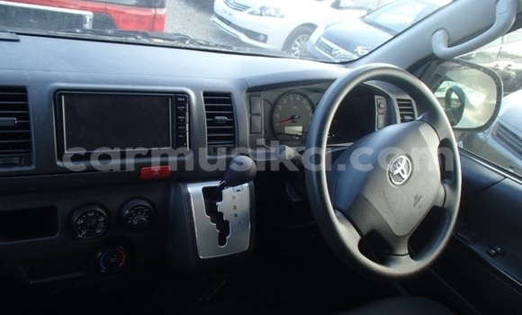 Buy Used Toyota Hiace Silver Car in Harare in Harare Buy Used Toyota Hiace Silver Car in Harare in Harare