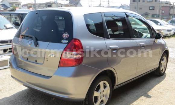 Tenga Tsaru Honda Fit Sirivha Mota in Chitungwiza in Harare
