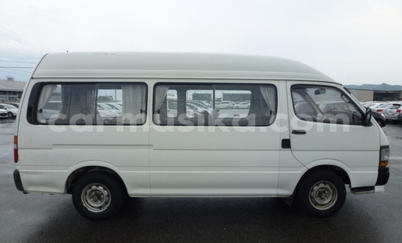 Buy Used Toyota Hiace White Car in Beitbridge in Matabeleland South Buy Used Toyota Hiace White Car in Beitbridge in Matabeleland South