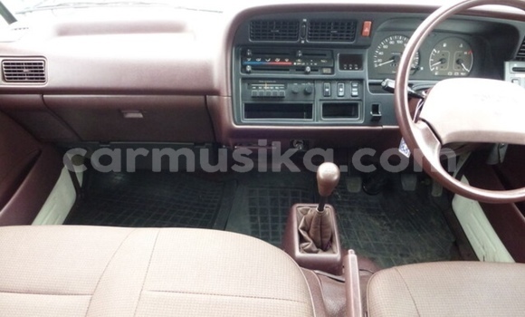 Buy Used Toyota Hiace White Car in Beitbridge in Matabeleland South Buy Used Toyota Hiace White Car in Beitbridge in Matabeleland South