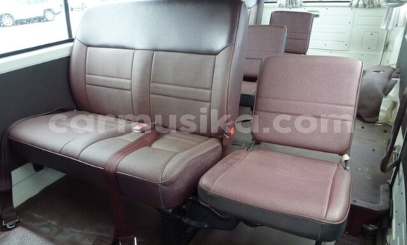 Buy Used Toyota Hiace White Car in Beitbridge in Matabeleland South Buy Used Toyota Hiace White Car in Beitbridge in Matabeleland South