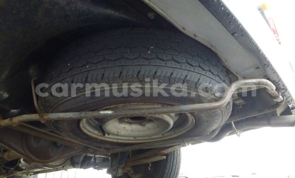 Buy Used Toyota Hiace White Car in Beitbridge in Matabeleland South Buy Used Toyota Hiace White Car in Beitbridge in Matabeleland South