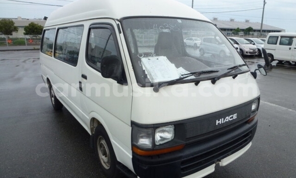 Buy Used Toyota Hiace White Car in Beitbridge in Matabeleland South Buy Used Toyota Hiace White Car in Beitbridge in Matabeleland South