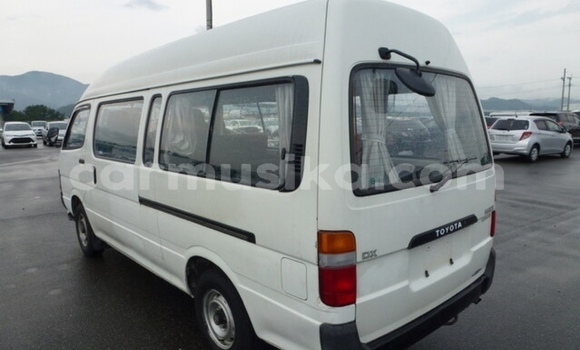 Buy Used Toyota Hiace White Car in Beitbridge in Matabeleland South Buy Used Toyota Hiace White Car in Beitbridge in Matabeleland South