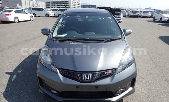 Nunua Ilio tumika Honda Fit Nyeusi Gari ndani ya Beitbridge nchini Matabeleland Kusini Nunua Ilio tumika Honda Fit Nyeusi Gari ndani ya Beitbridge nchini Matabeleland Kusini