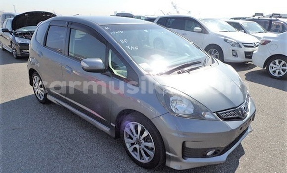 Nunua Ilio tumika Honda Fit Nyeusi Gari ndani ya Beitbridge nchini Matabeleland Kusini Nunua Ilio tumika Honda Fit Nyeusi Gari ndani ya Beitbridge nchini Matabeleland Kusini