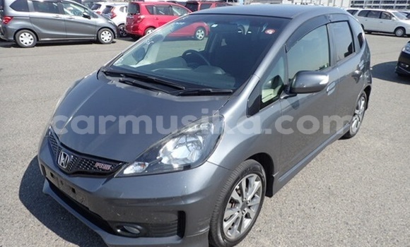 Nunua Ilio tumika Honda Fit Nyeusi Gari ndani ya Beitbridge nchini Matabeleland Kusini Nunua Ilio tumika Honda Fit Nyeusi Gari ndani ya Beitbridge nchini Matabeleland Kusini