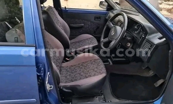 Acheter Occasion Voiture Mazda 323 Bleu à Beitbridge, Matabeleland South Acheter Occasion Voiture Mazda 323 Bleu à Beitbridge, Matabeleland South